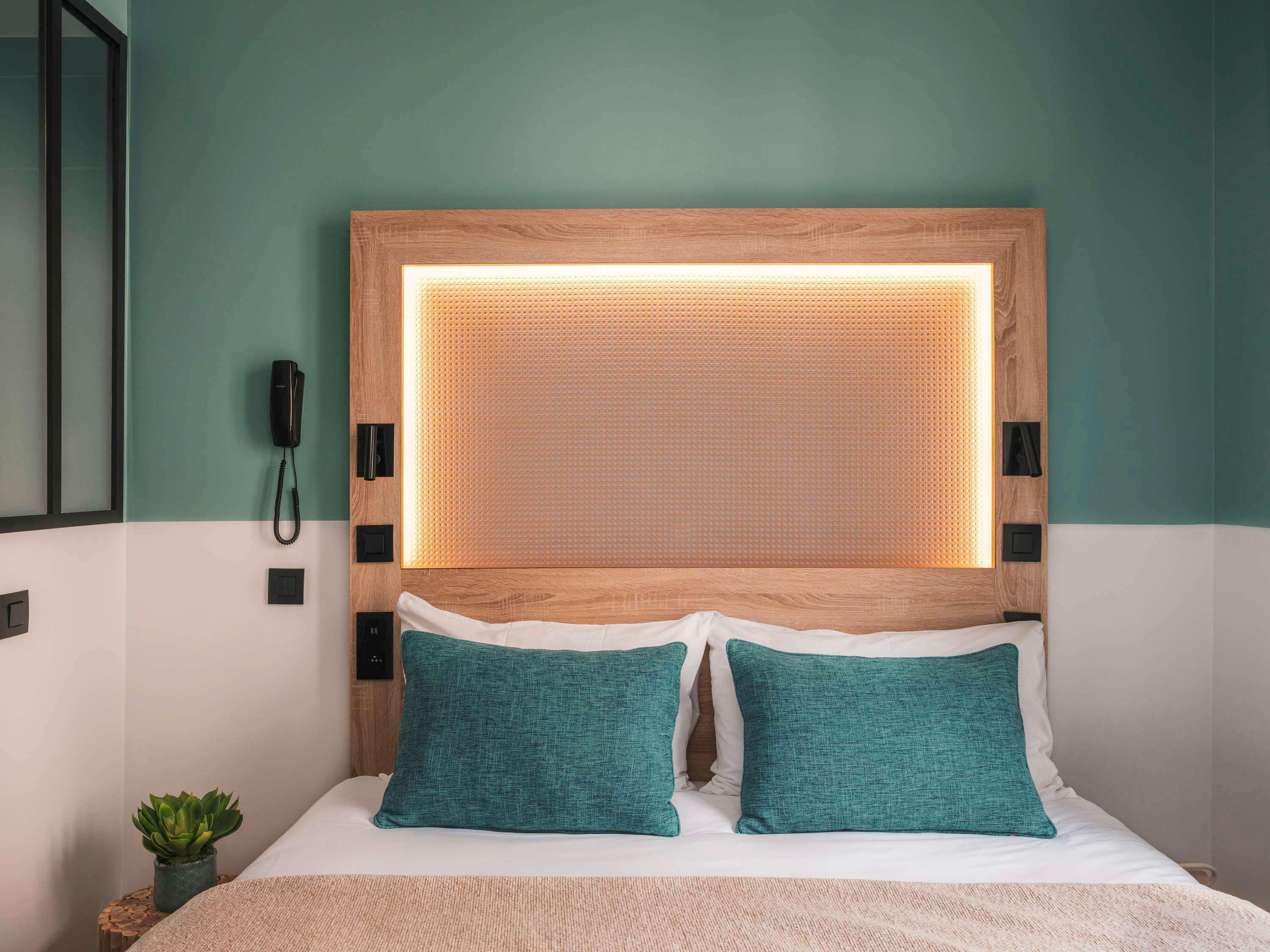 Отель Ibis Styles Paris Montmartre Nord Экстерьер фото