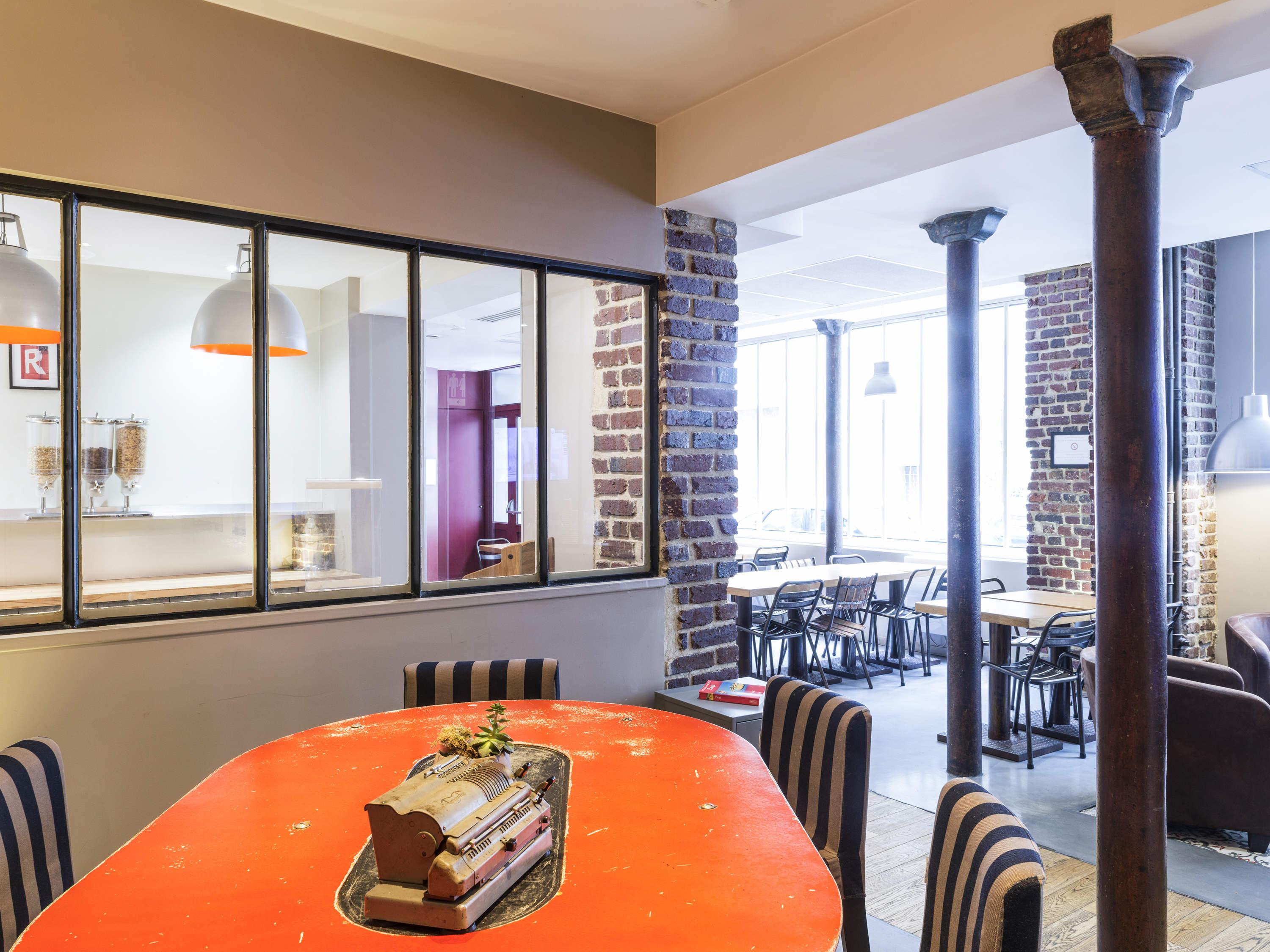 Отель Ibis Styles Paris Montmartre Nord Экстерьер фото