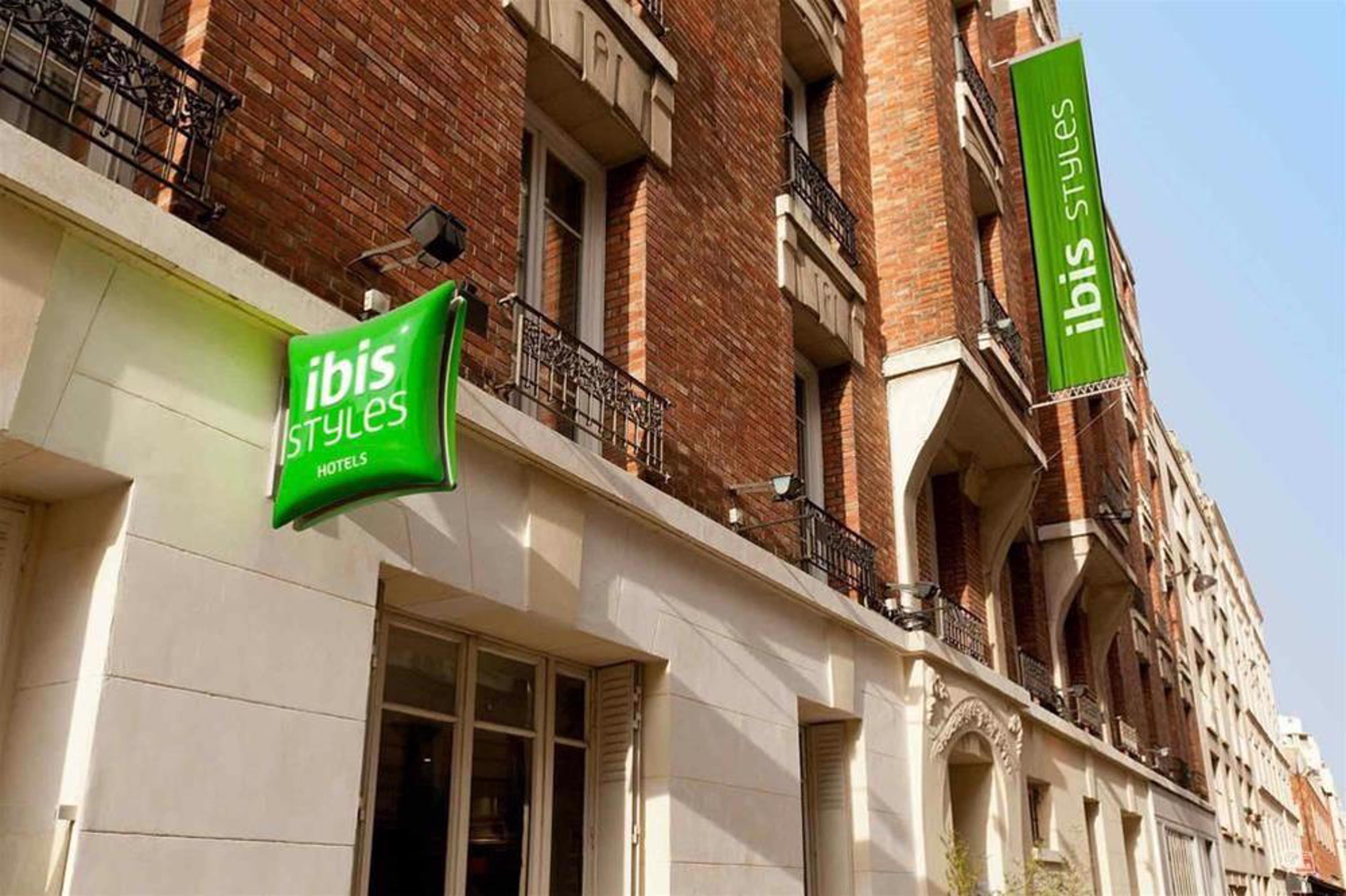 Отель Ibis Styles Paris Montmartre Nord Экстерьер фото