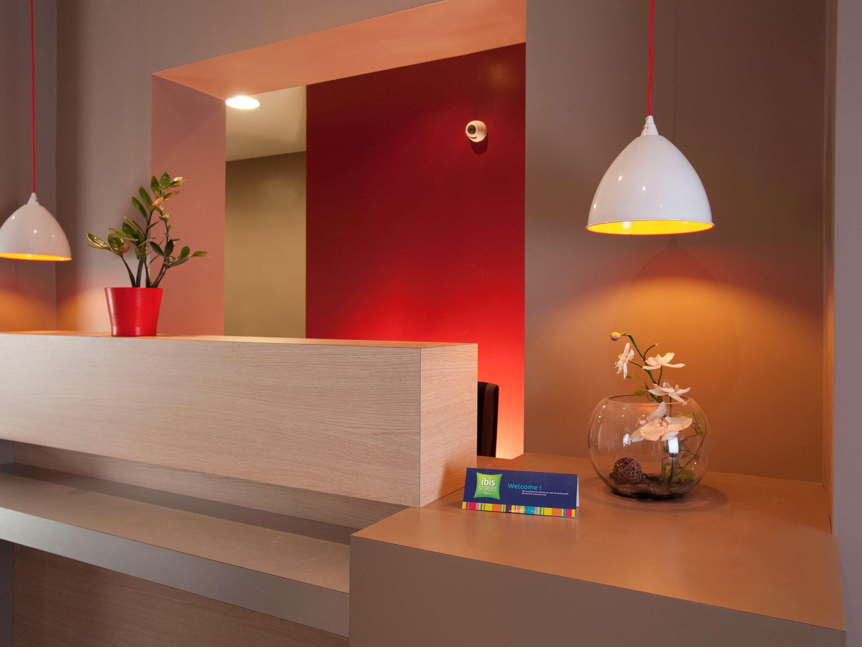 Отель Ibis Styles Paris Montmartre Nord Экстерьер фото