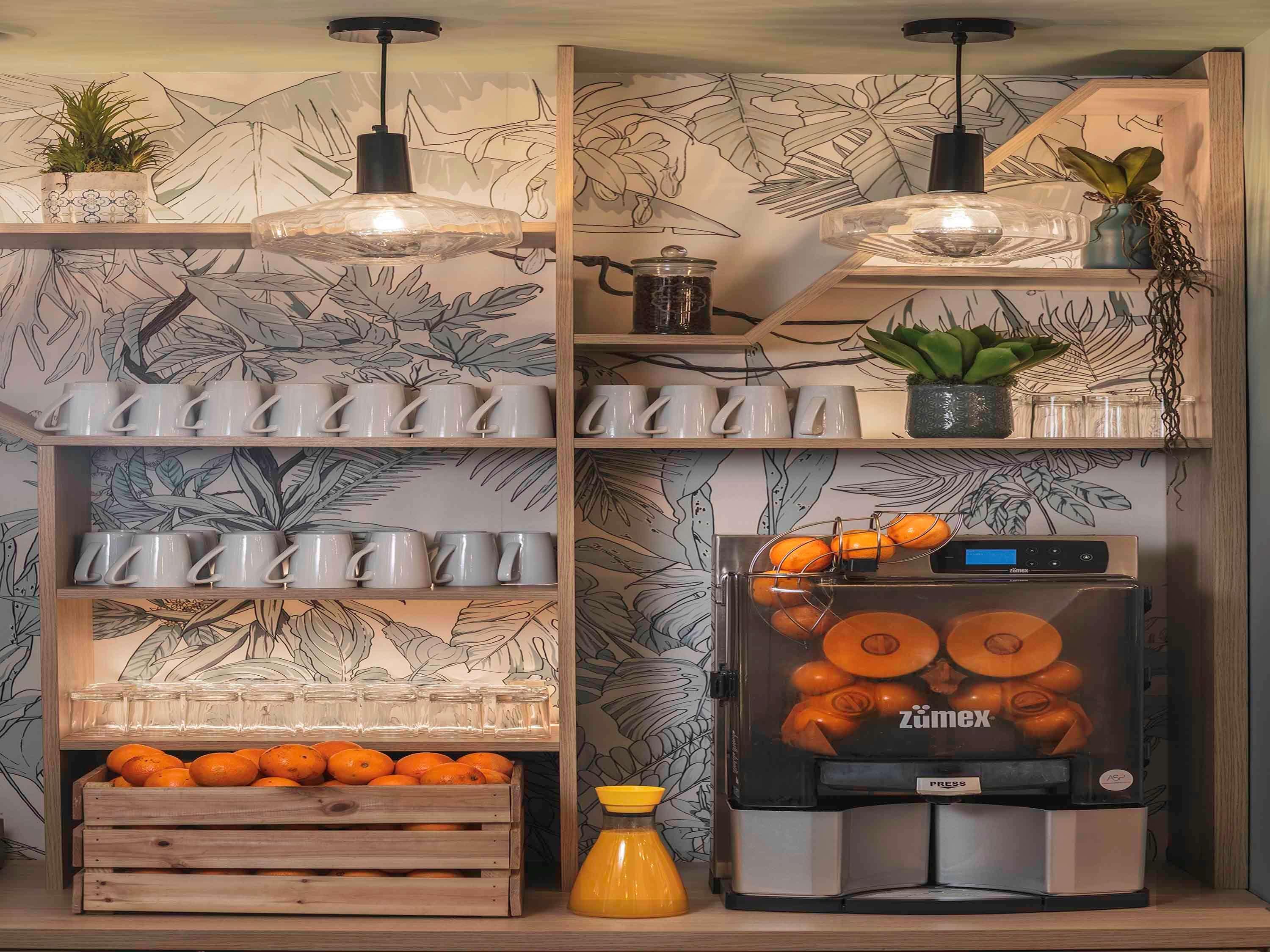 Отель Ibis Styles Paris Montmartre Nord Экстерьер фото