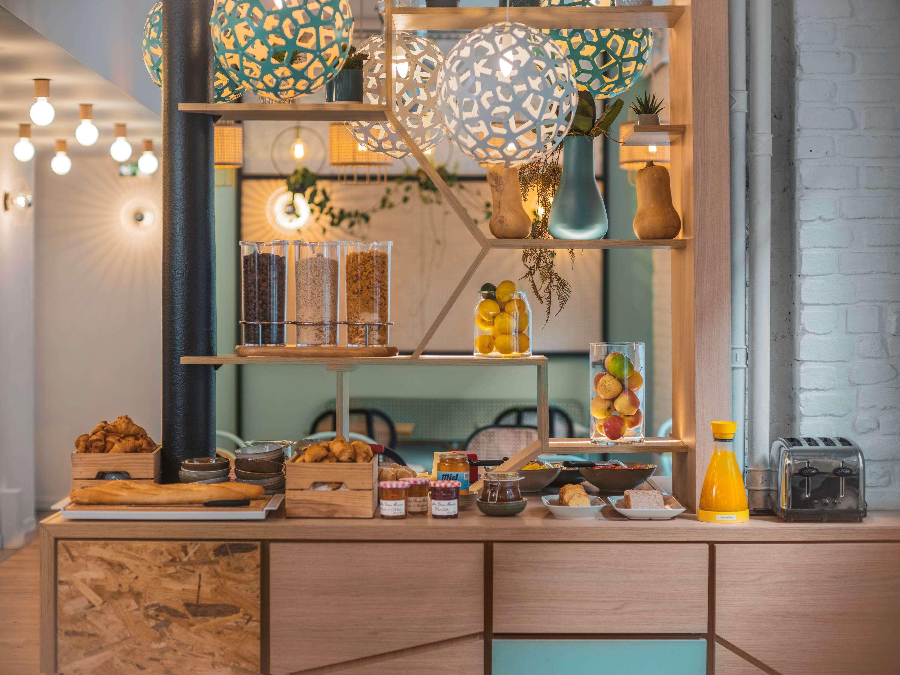 Отель Ibis Styles Paris Montmartre Nord Экстерьер фото