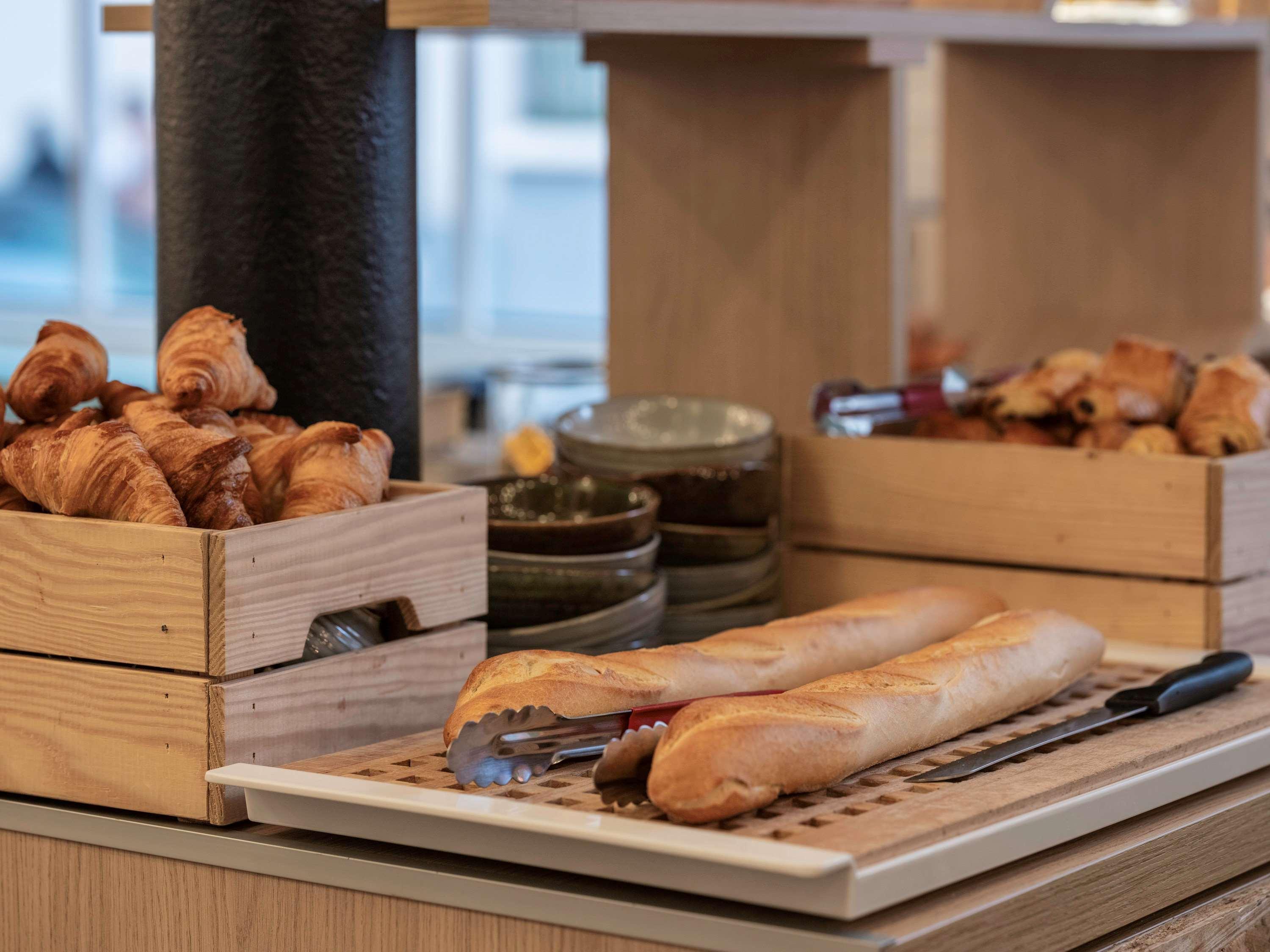 Отель Ibis Styles Paris Montmartre Nord Экстерьер фото